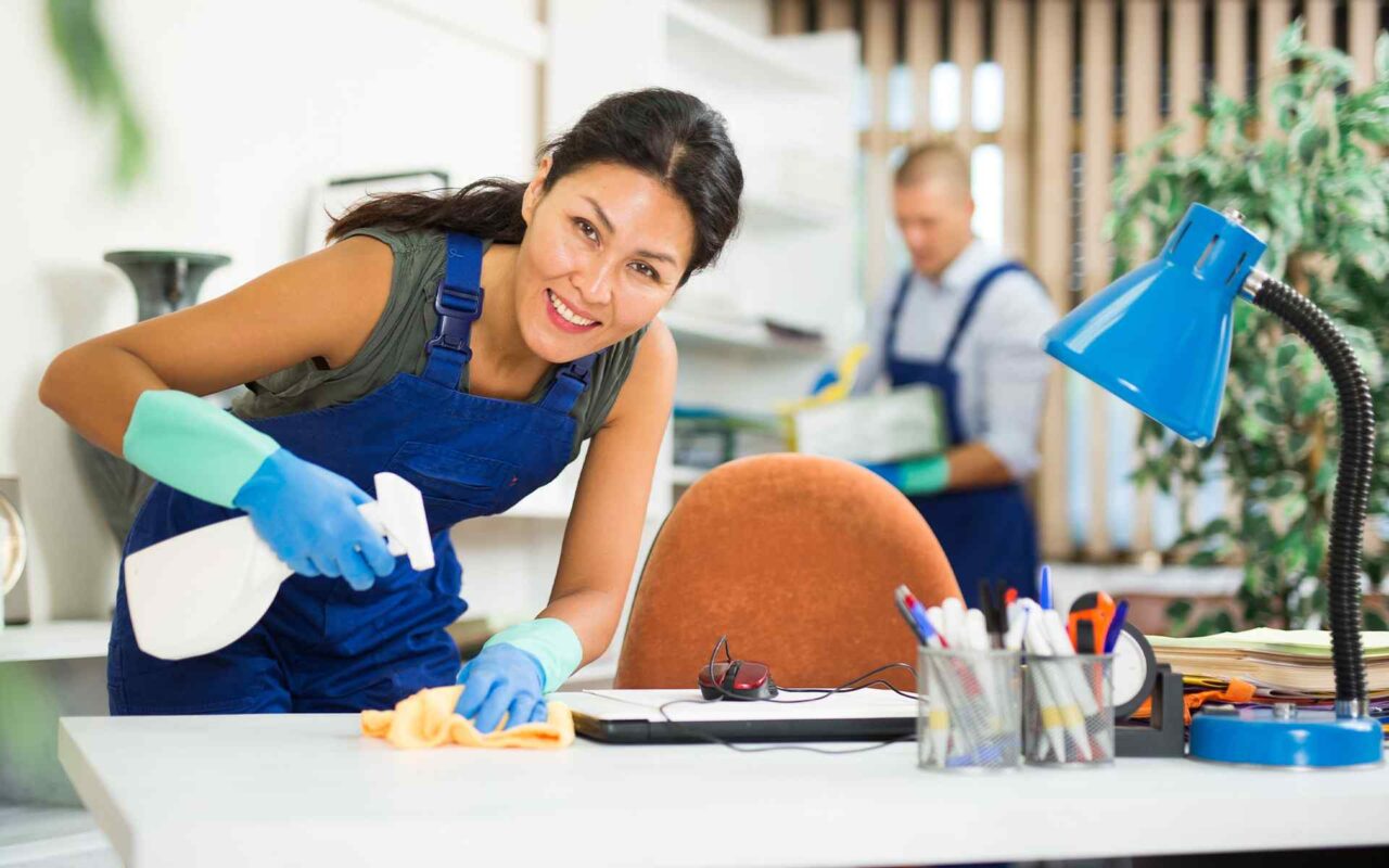 How to Maintain a Clean Office That Boosts Productivity